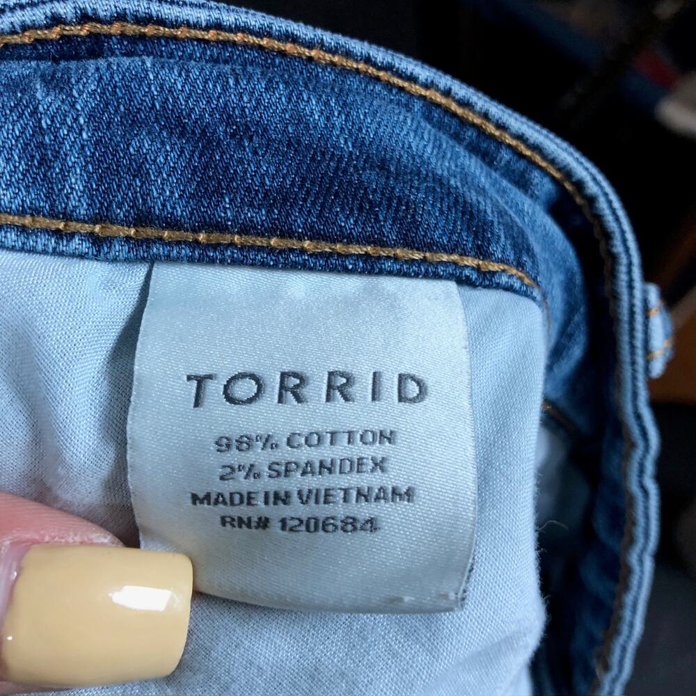 Torrid Womens Jeans Blue Denim Mid Rise Straight Leg Stretch 18R - Picture 3 of 9